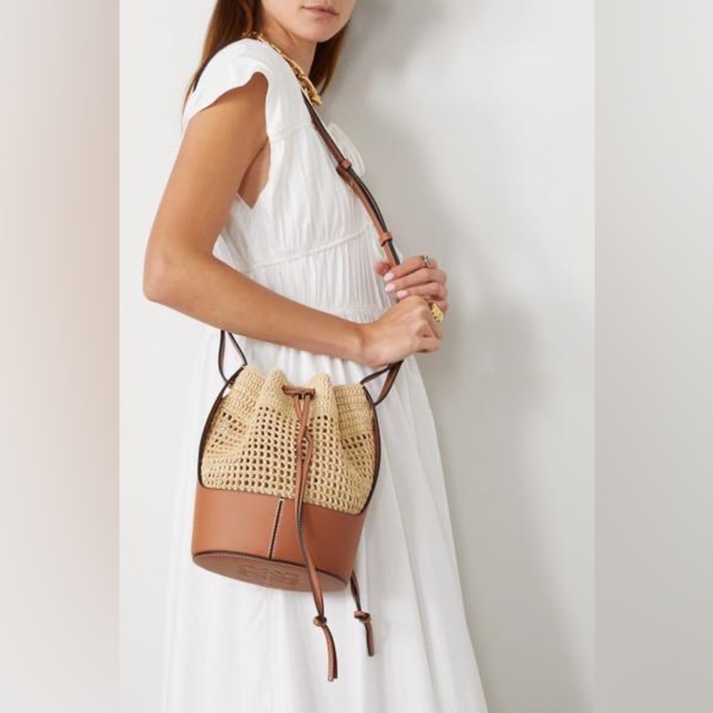 LOEWE | Balloon Small Leather and Raffia Bucket Bag in Brown